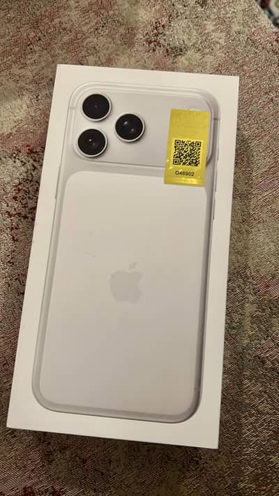 Apple iPhone 17 Pro Max 256gb silver box open only
