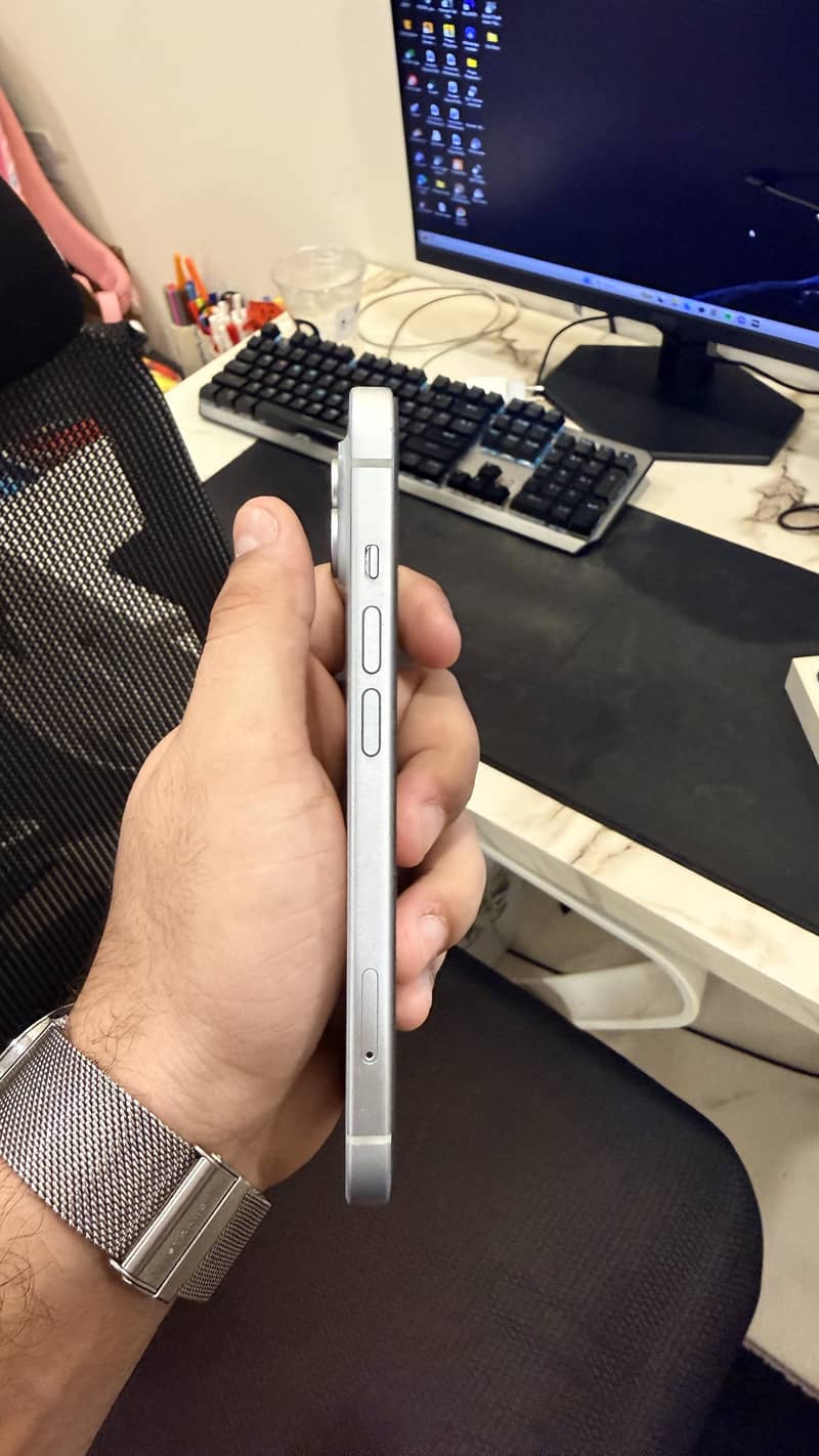 Apple iPhone 16 Pro 5