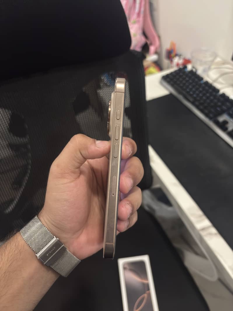 Apple iPhone 16 Pro 6