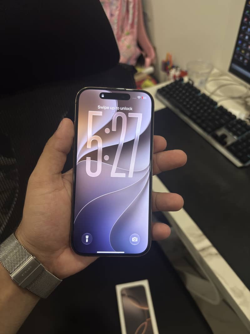 Apple iPhone 16 Pro 9