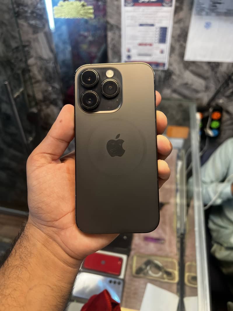 Apple iPhone 14 Pro 0