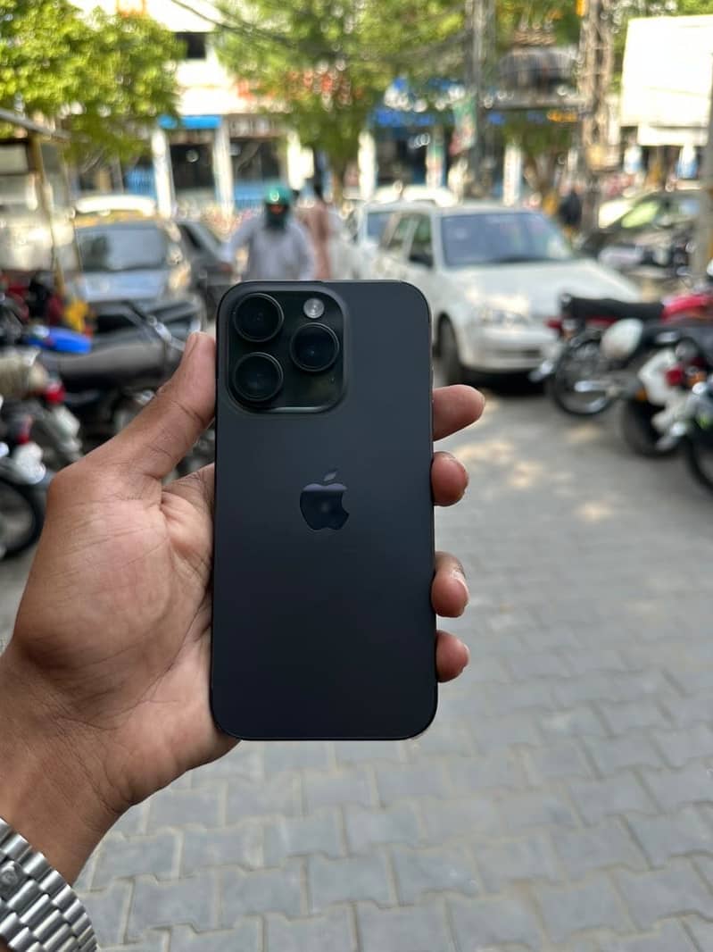 Apple iPhone 15 Pro 0