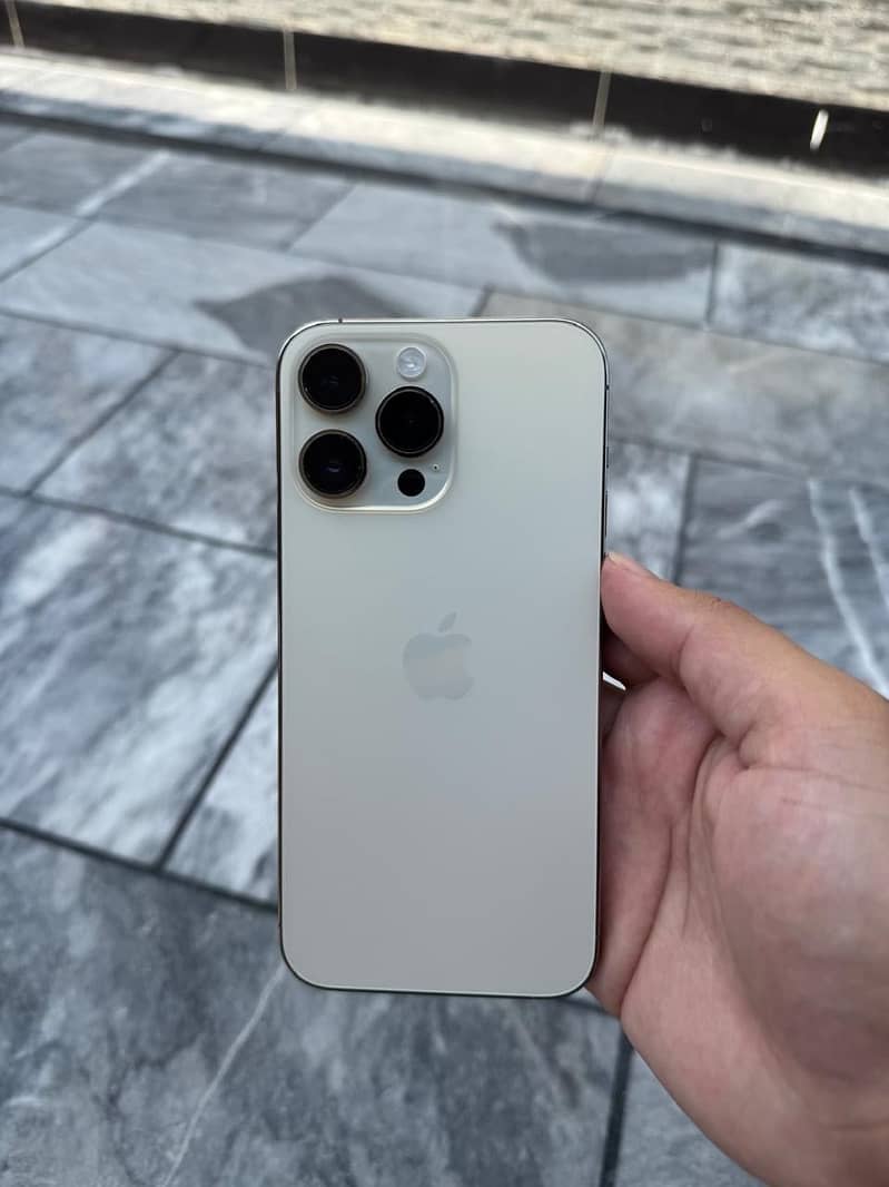 Apple iPhone 14 Pro Max 1