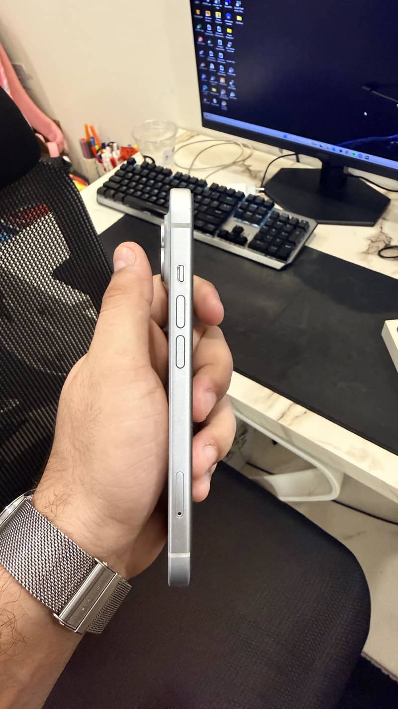 Apple iPhone 15 2
