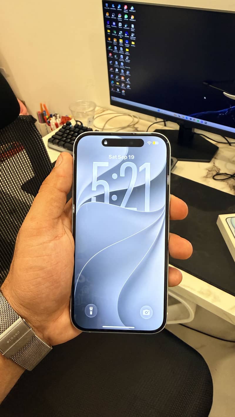Apple iPhone 15 4