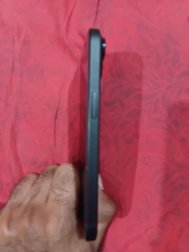 Apple iPhone 15 2