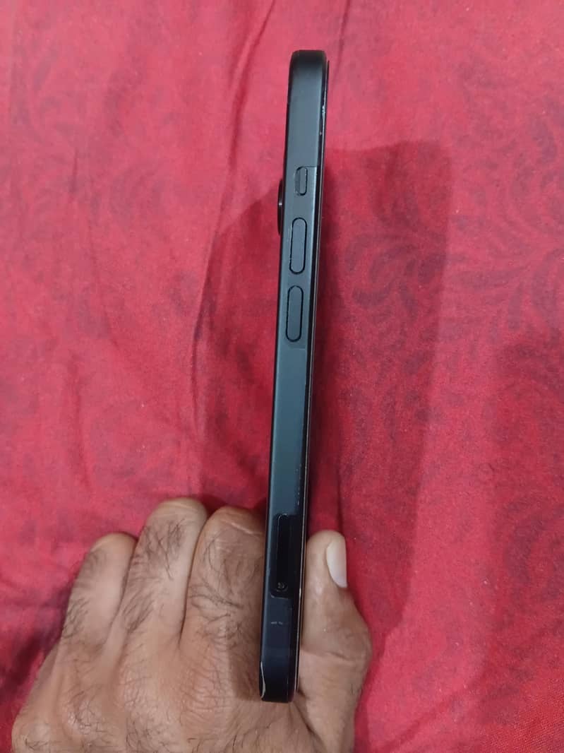 Apple iPhone 15 3