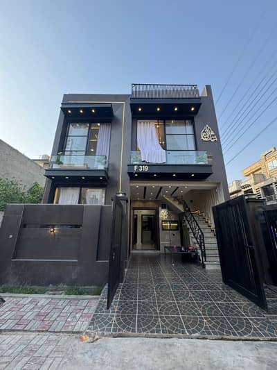 5 Marla Brand New Modern Design Lavish House For Sale In Park View City Lahore | For Discounted Price And Original Pictures Download The App "Signature Lands".