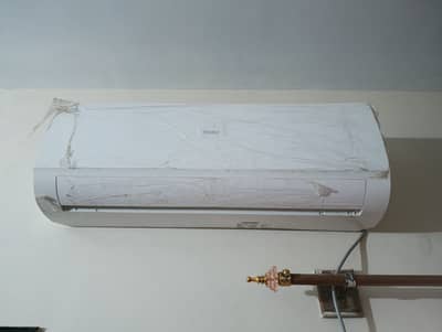 Haier 1.5T Non-inverter split AC, best condition 2024 under warranty