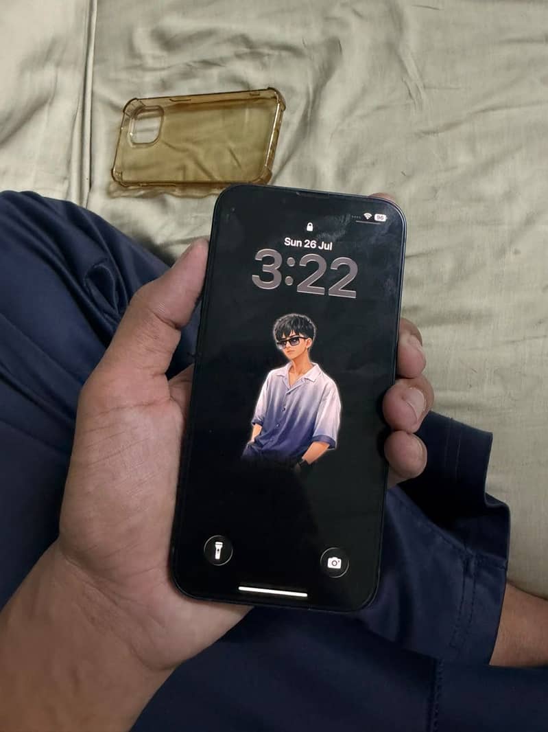 Apple iPhone 13 simple 3