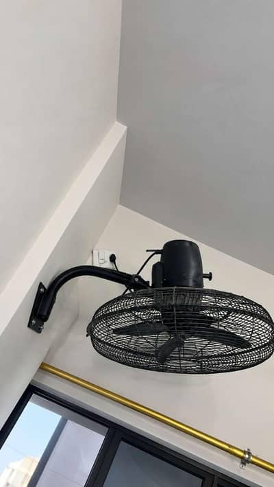 Bracket Fan for Sale – Excellent Condition
