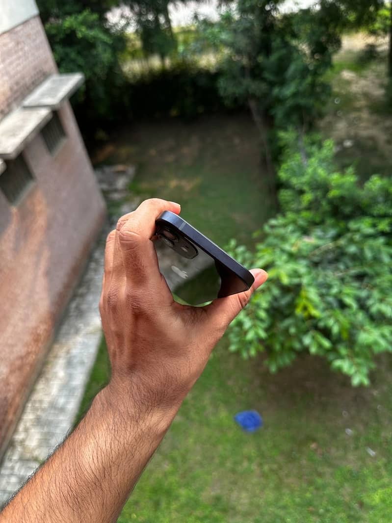 Apple iPhone 12 2