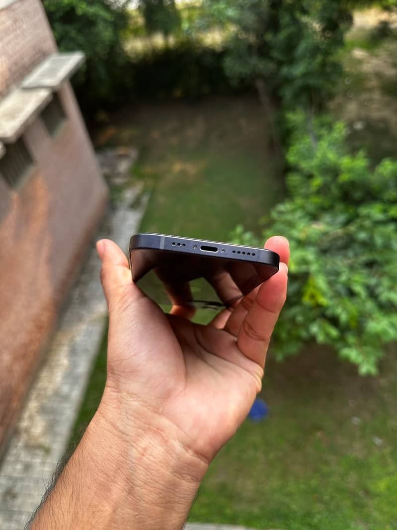 Apple iPhone 12 3