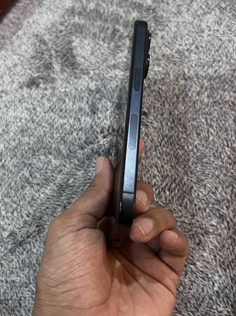 Apple iPhone 15 Pro 1