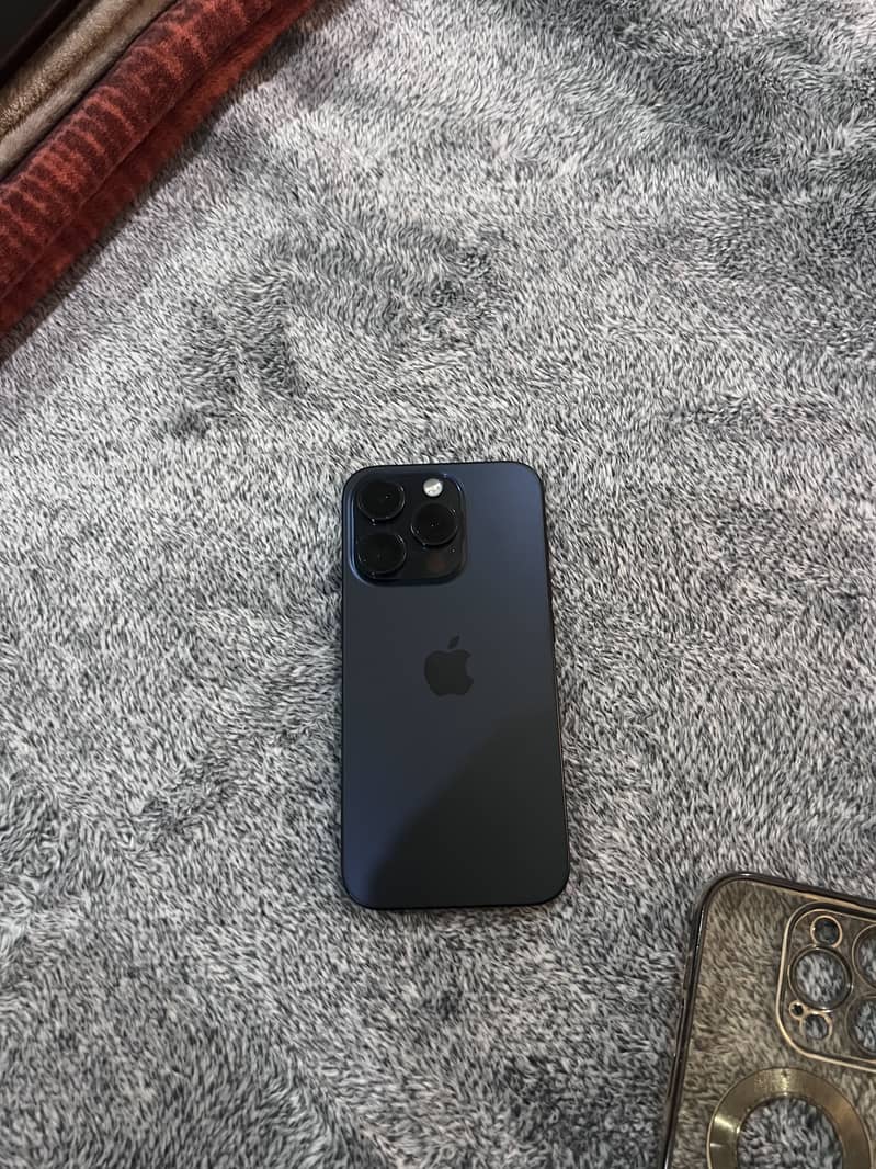 Apple iPhone 15 Pro 3