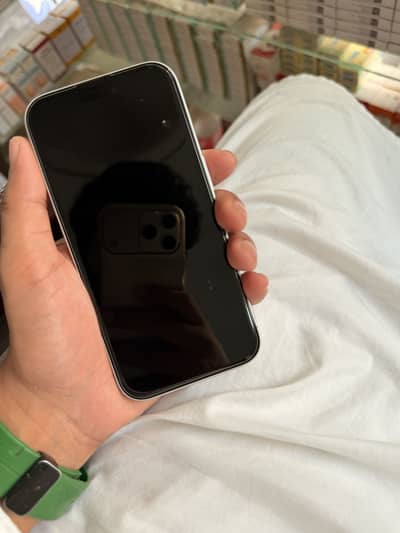 Apple iPhone 16