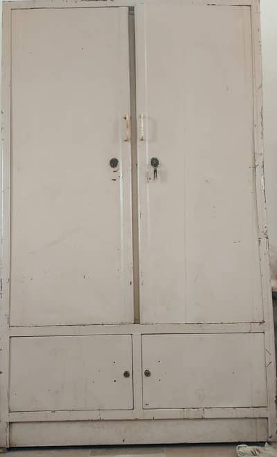 Iron Made Almari (Quality Iron, Mazbot lohay ki Almari)