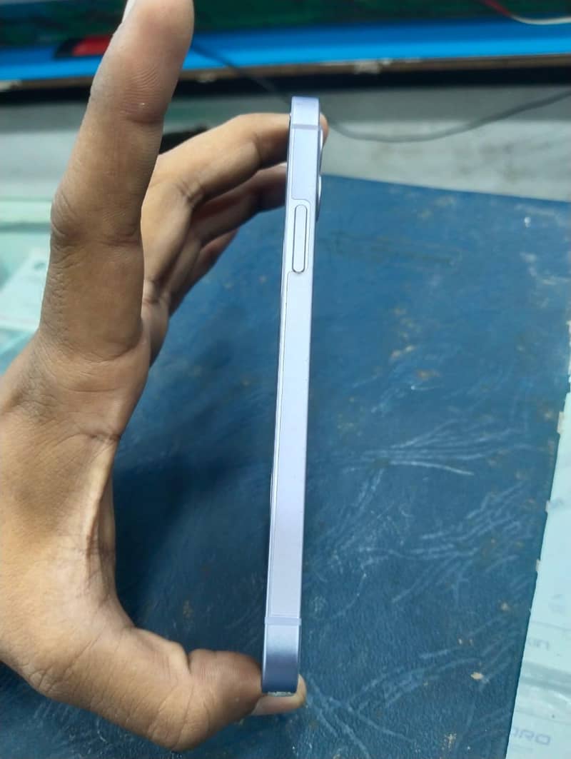 Apple iPhone 12 1
