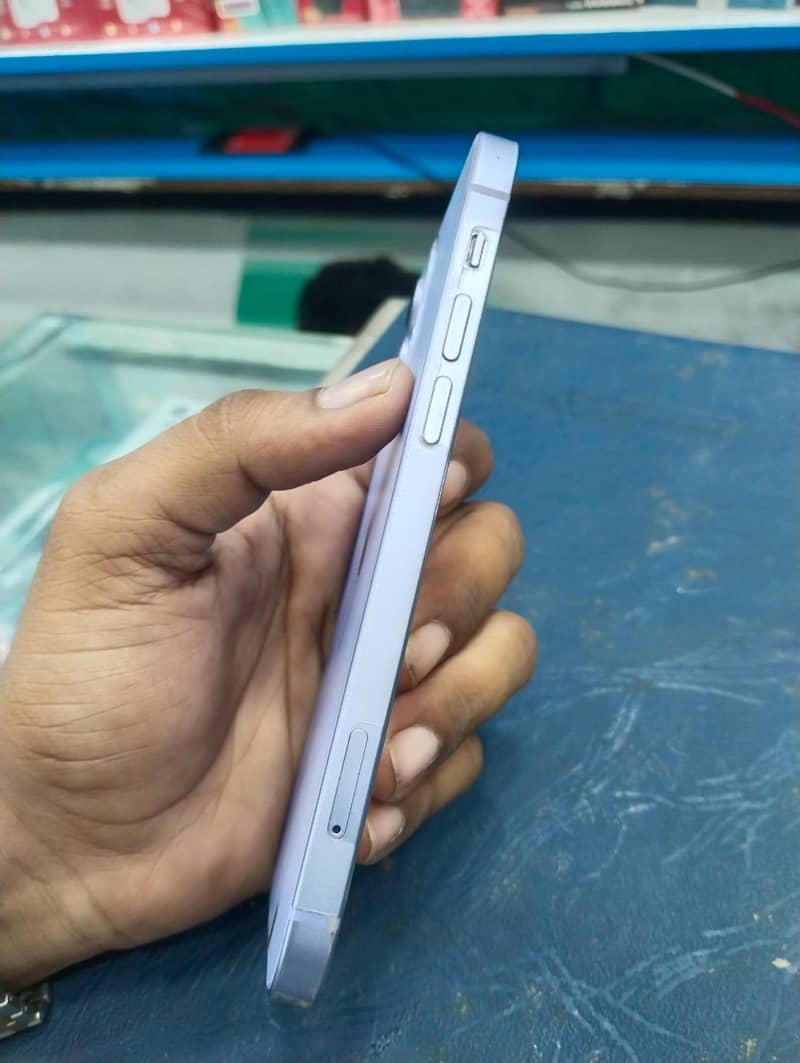 Apple iPhone 12 2