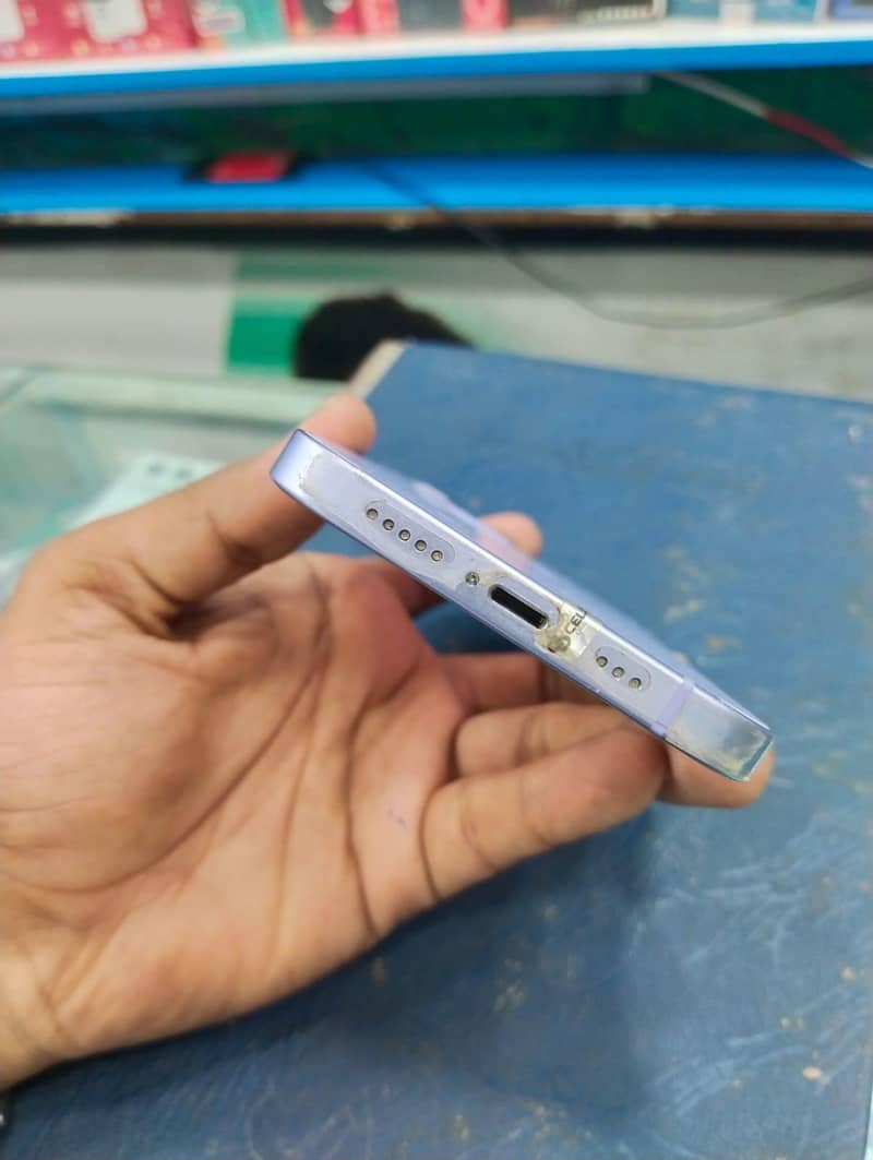 Apple iPhone 12 3