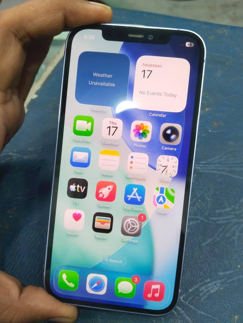 Apple iPhone 12 4