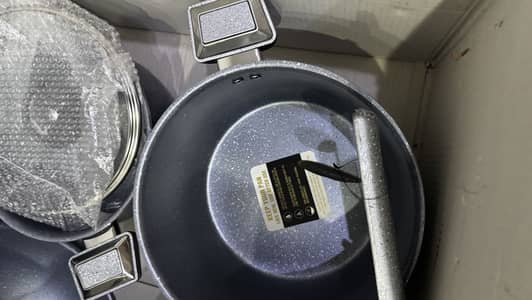 Non stick kitchen cookware