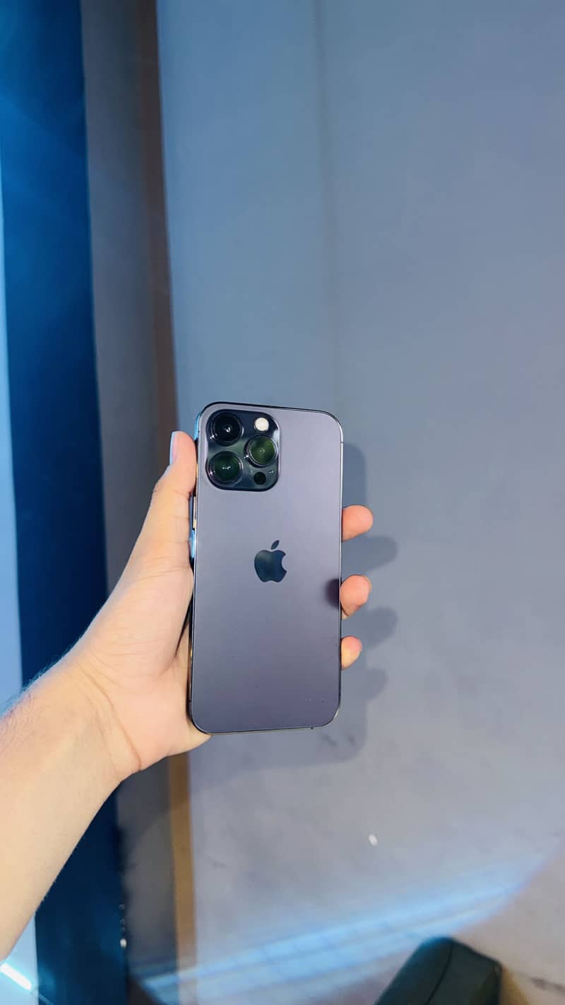 Apple iPhone 14 Pro Max 1