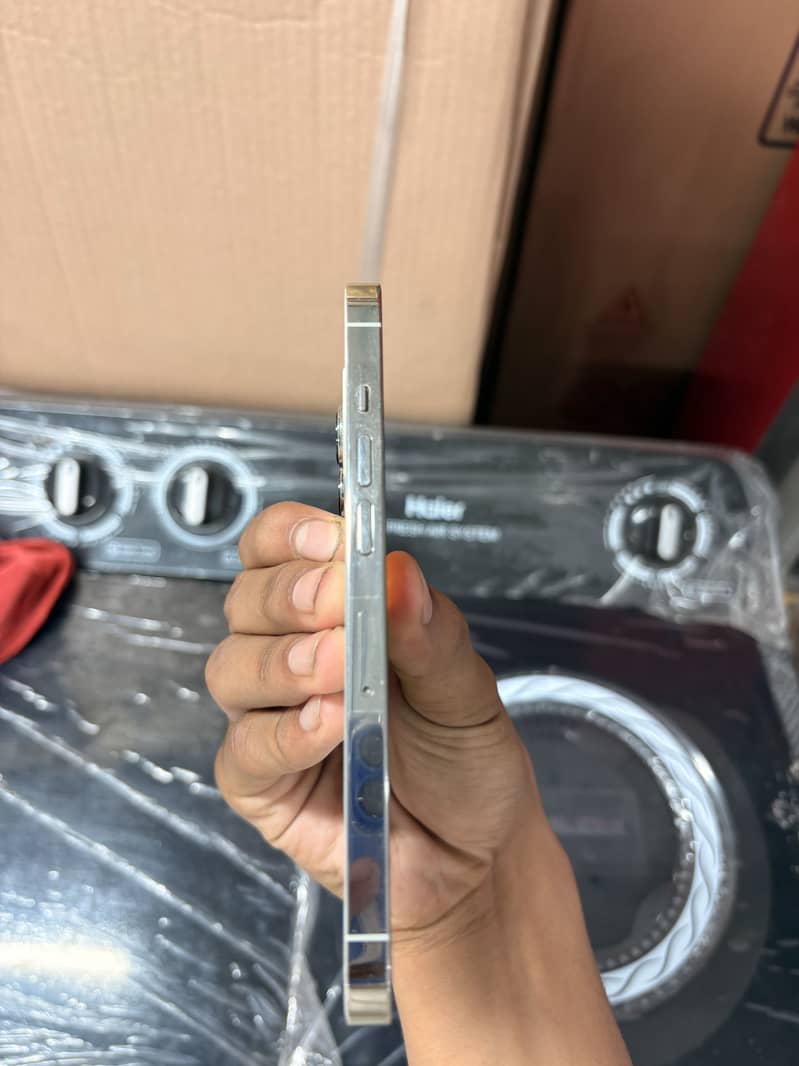 Apple iPhone 13 Pro 2