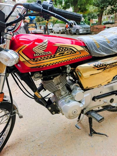 Honda 125SE Gold