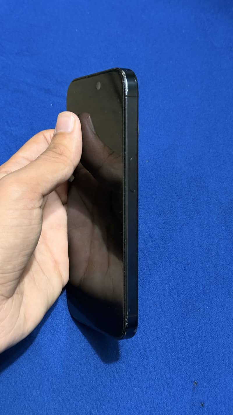 Apple iPhone 15 Pro 3