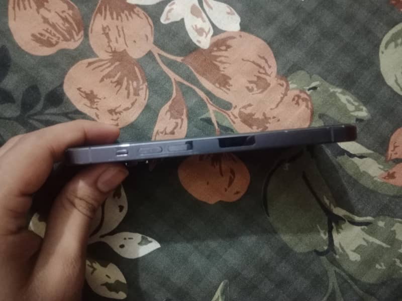 Apple iPhone 14 Pro 2