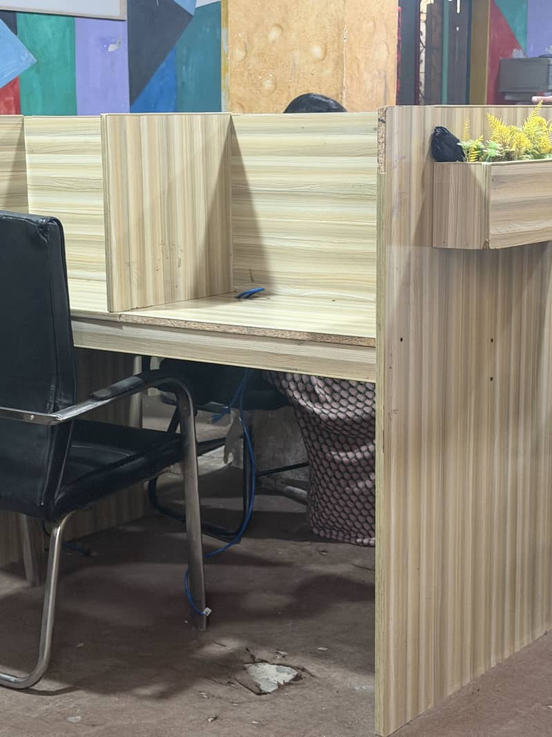 Office furniture - Office Tables - 1119494416