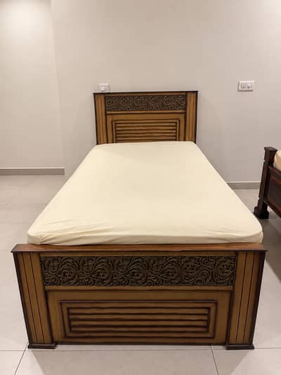 Single solid wood Bed for a sale!