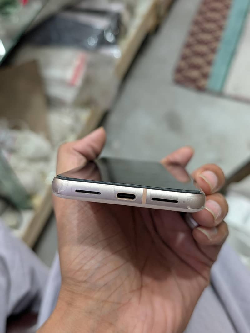 Google Pixel 8 1