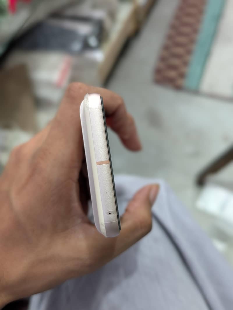 Google Pixel 8 2