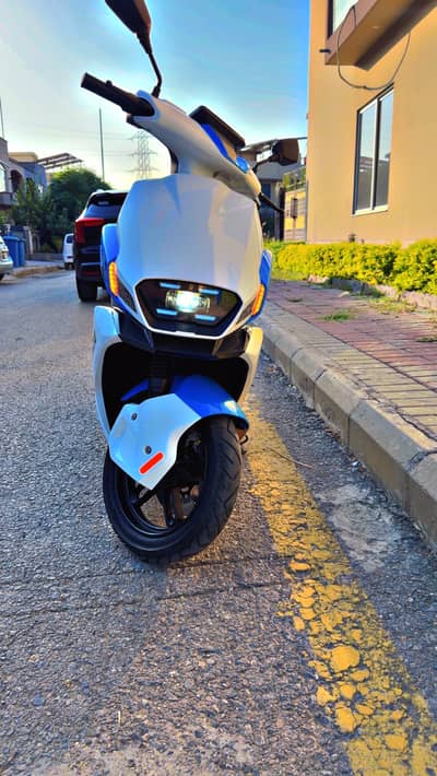 New Asia Ramza M8 electric scooty. 2026 model unregistered