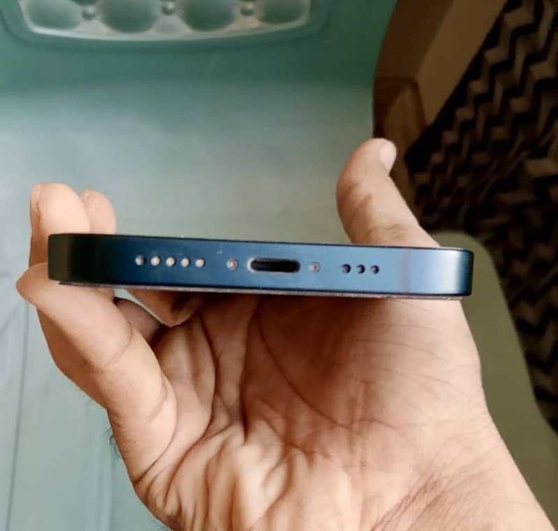 Apple iPhone 13 0