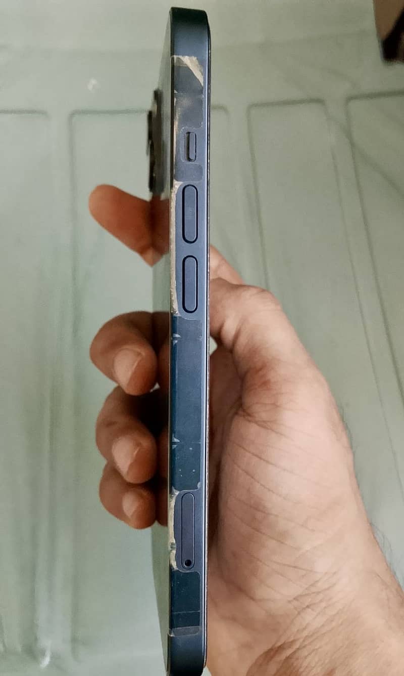 Apple iPhone 13 5