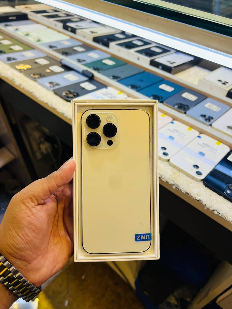 Apple iPhone 15 Pro Max 3