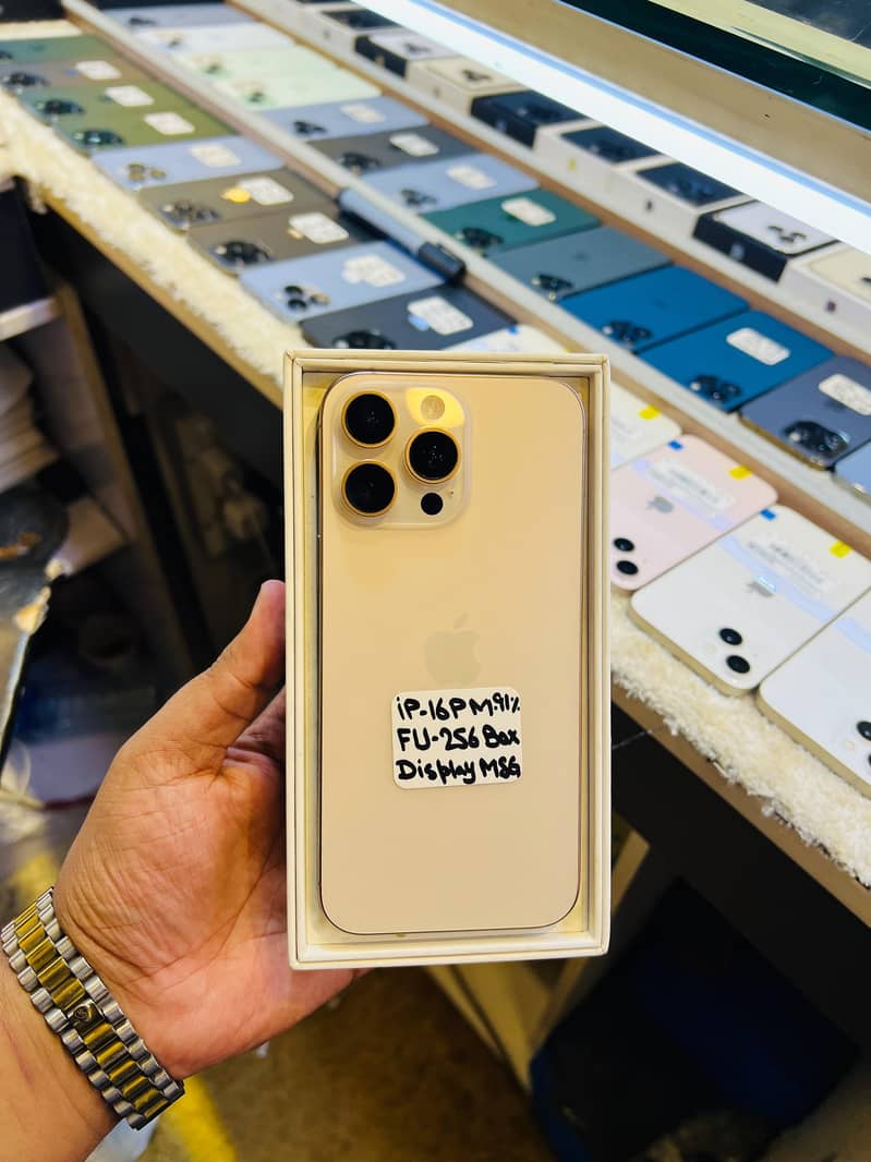 Apple iPhone 15 Pro Max 5