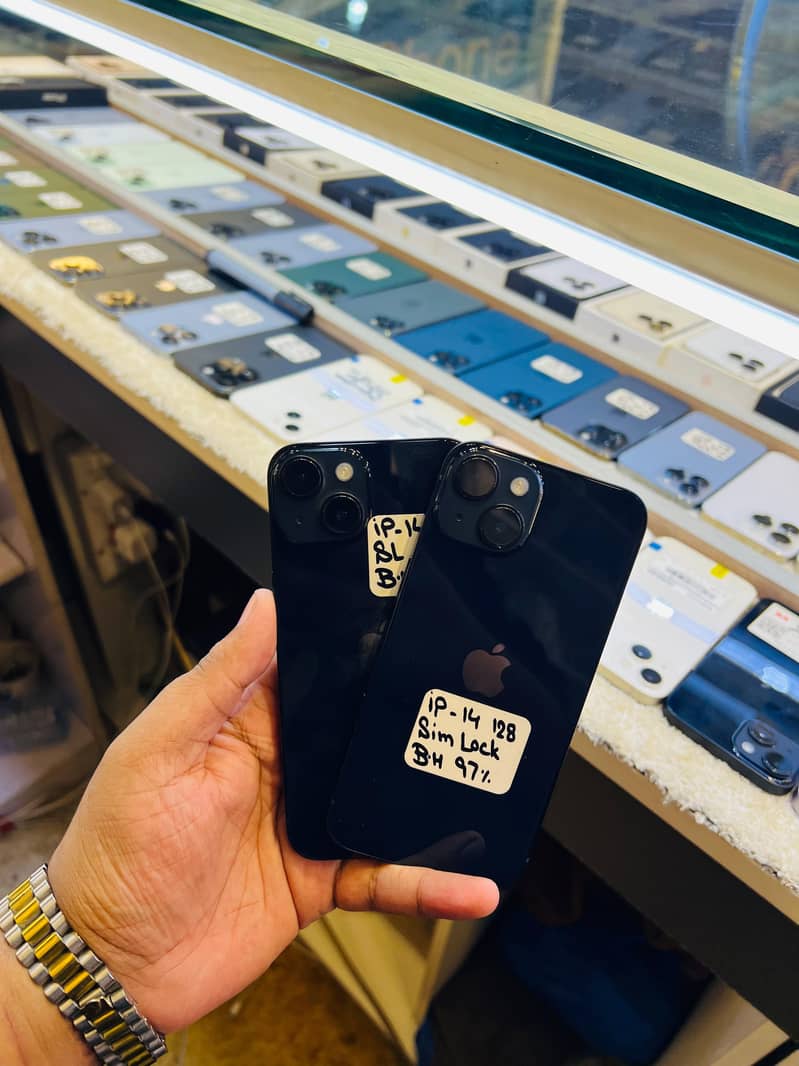 Apple iPhone 15 Pro Max 13