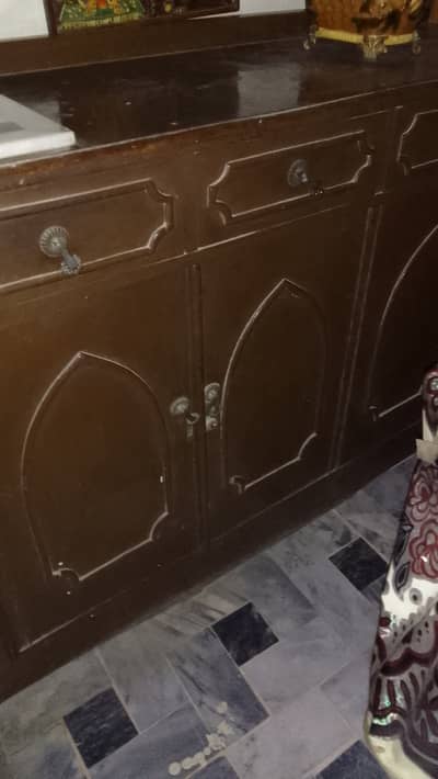 Mazbot lakri side board