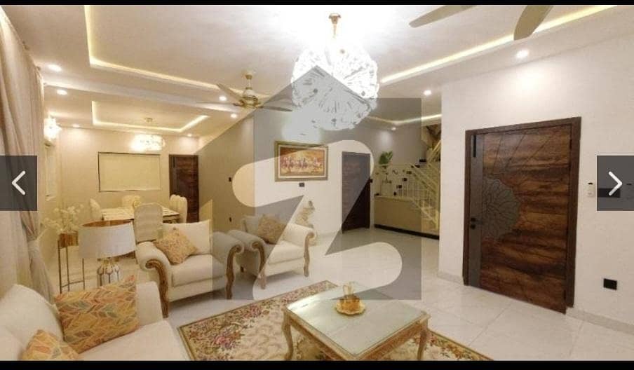 corner house 7