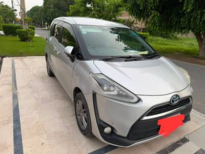Toyota Sienta 2016