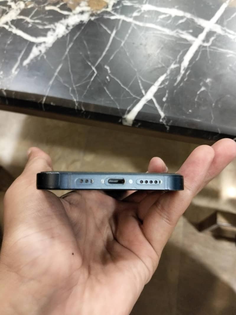 Apple iPhone 13 6