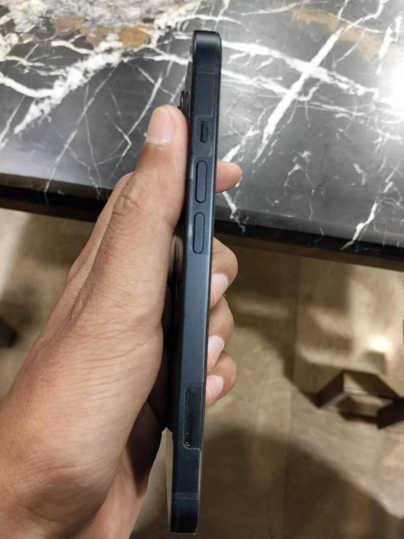 Apple iPhone 13 7
