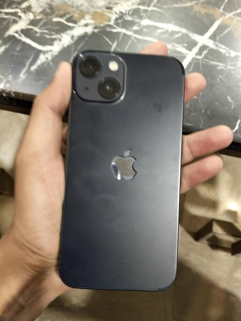 Apple iPhone 13 8