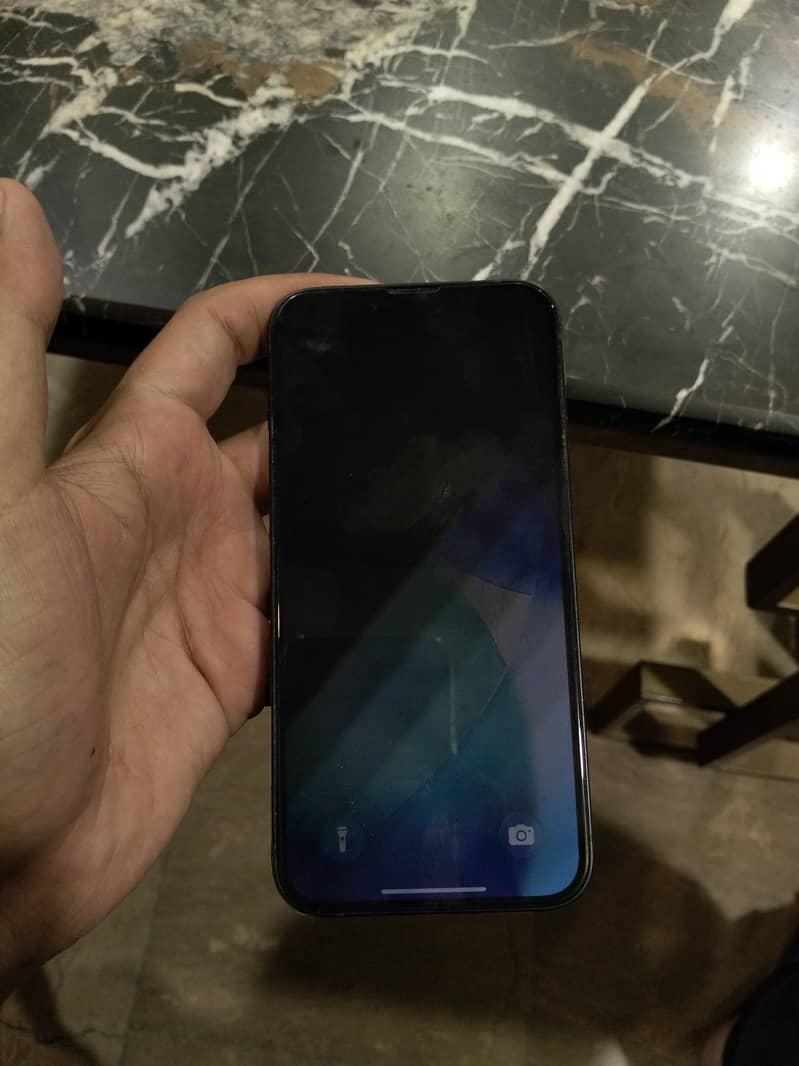 Apple iPhone 13 9