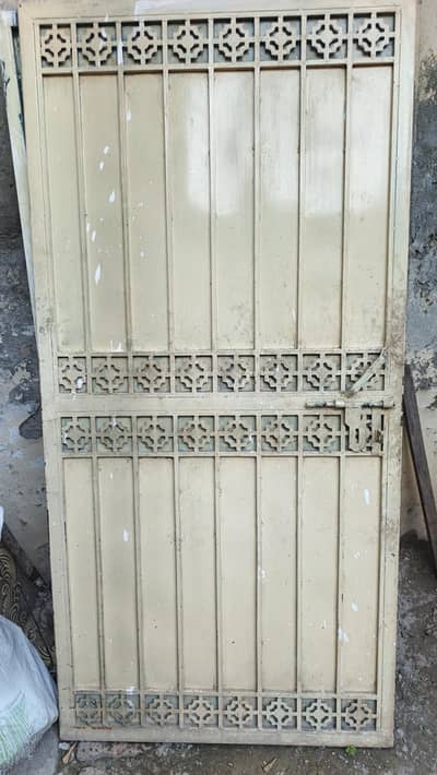 i am selling iron door