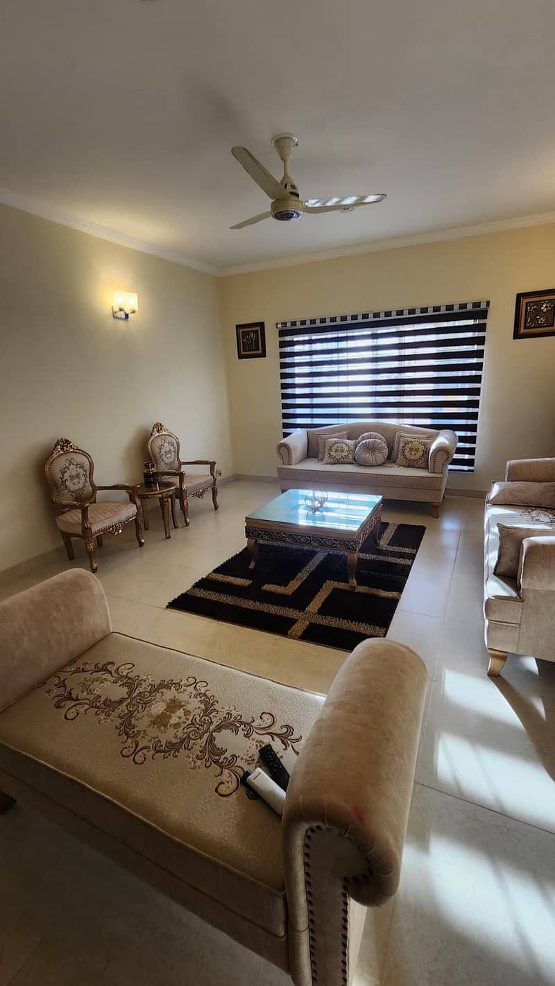 Customized sofa set with center table 0